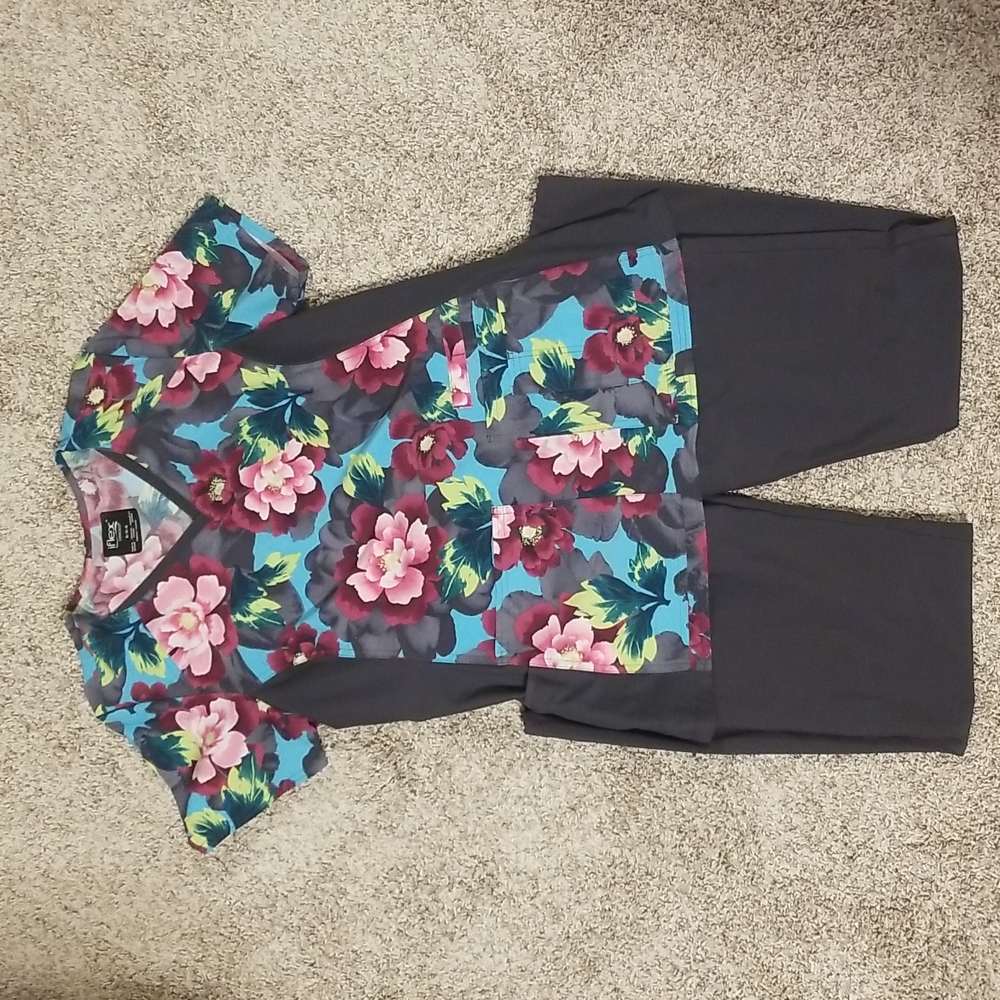 Cherokee Iflex scrub set